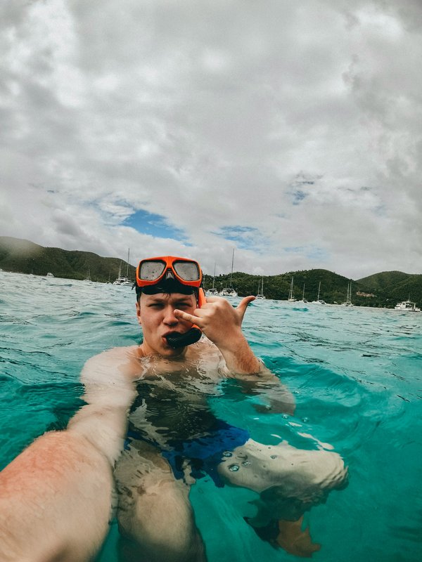 Quels sont les meilleurs spots pour une aventure de plongée en apnée dans les îles Maldives : périodes et équipements ?